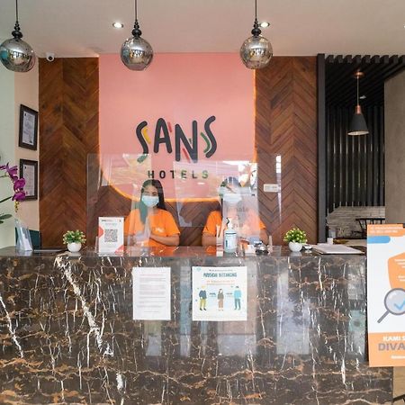 Sans Hotel Kupang Indah Surabaya By Reddoorz Dış mekan fotoğraf
